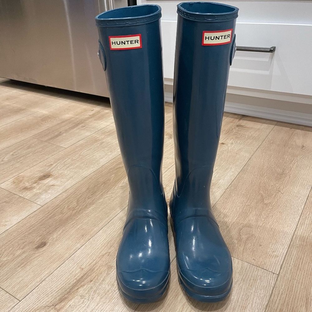 Hunter - Tall Glossy Boots Blue | Size 9
